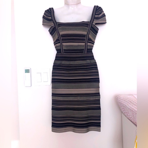 Herve Leger striped Body-con bandage Dress withPuff Cap Sleeves. Size S - Picture 1 of 11